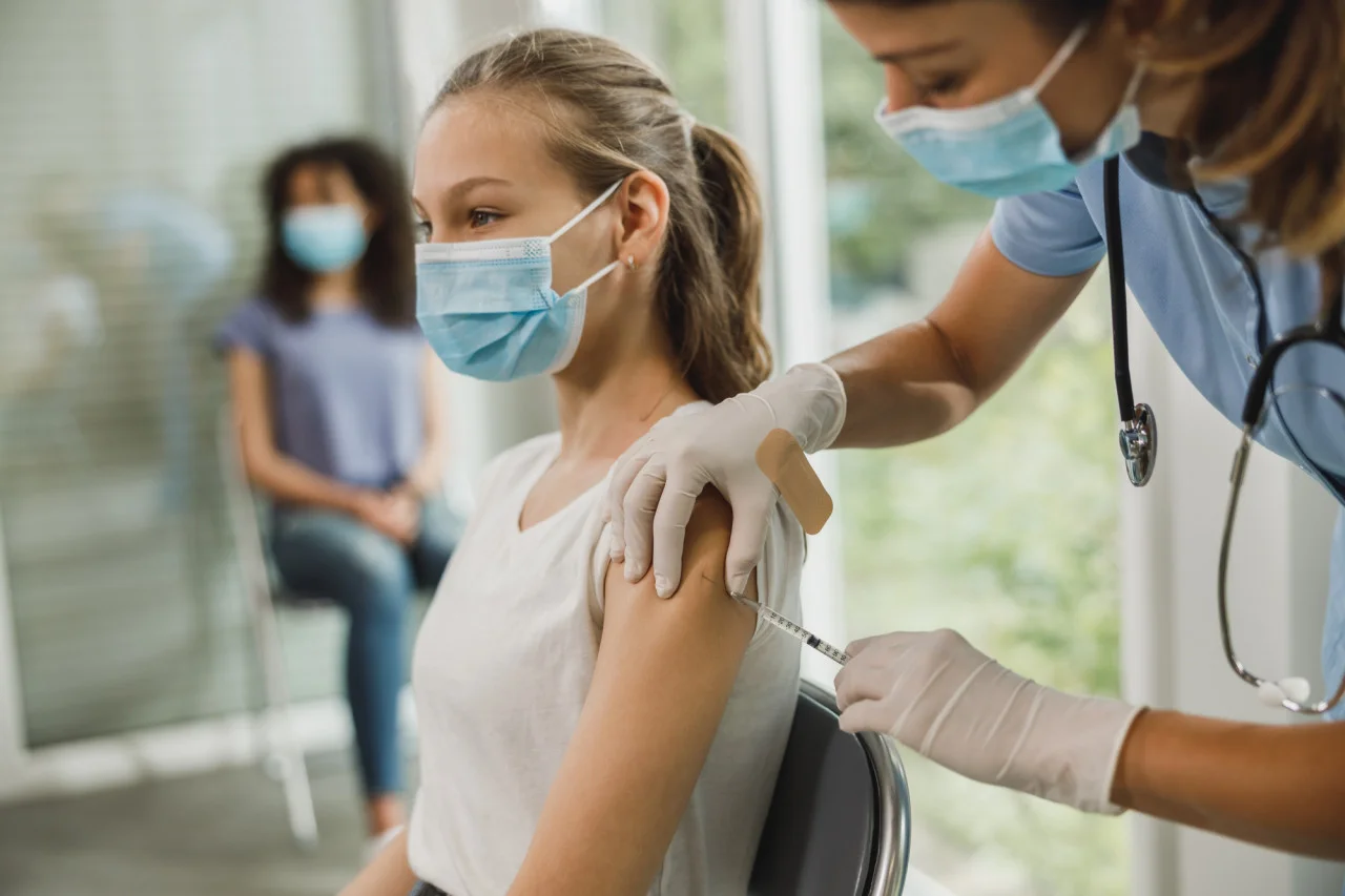 69% des 12-17 ans ont reçu une première injection du vaccin 69% des 12-17 ans ont reçu une première injection du vaccin