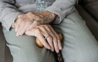 supprimer un second jour férié maltraitance ehpad