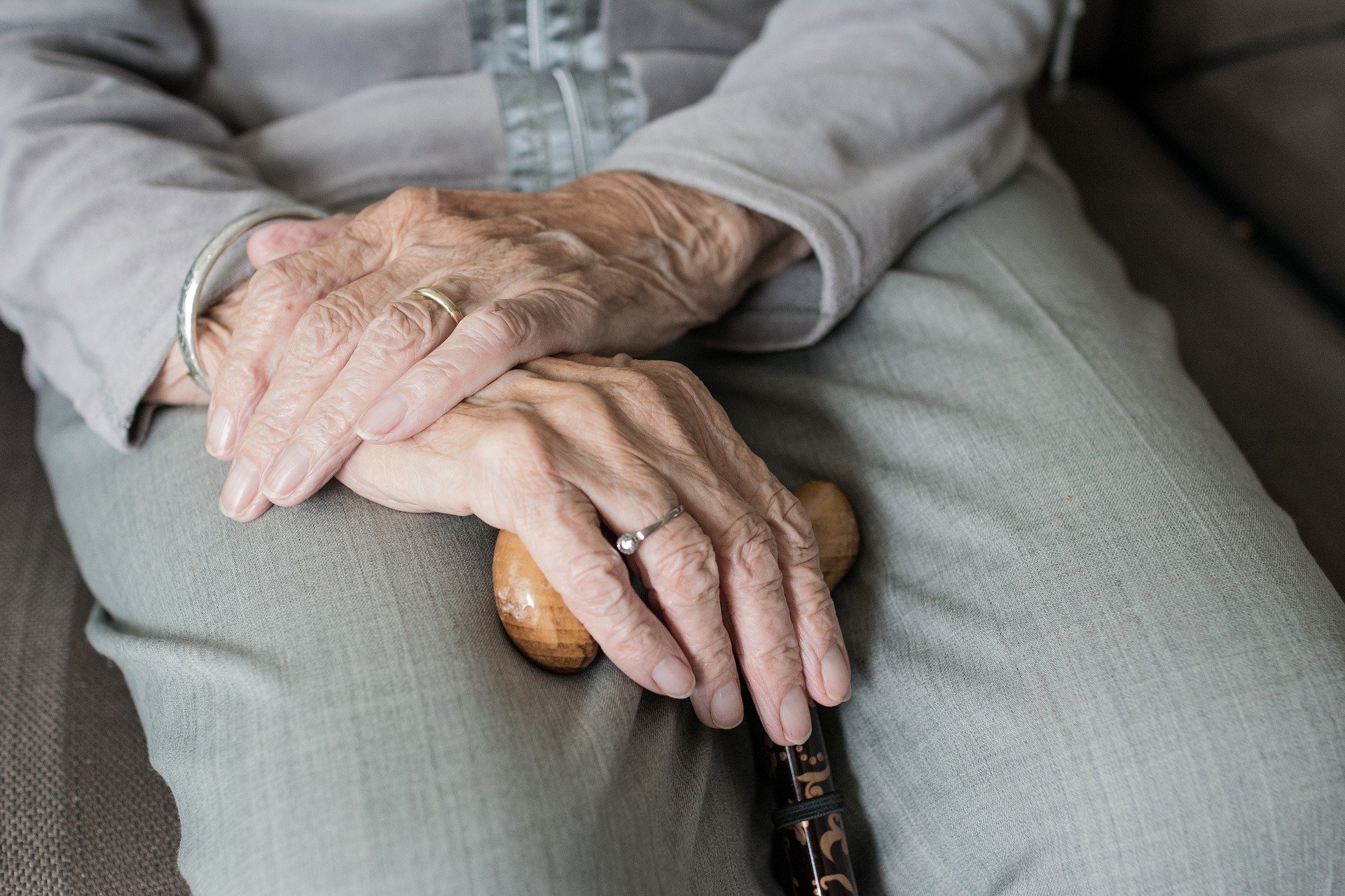 supprimer un second jour férié maltraitance ehpad