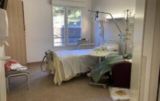 France enfants blessés chambre patient hôpital