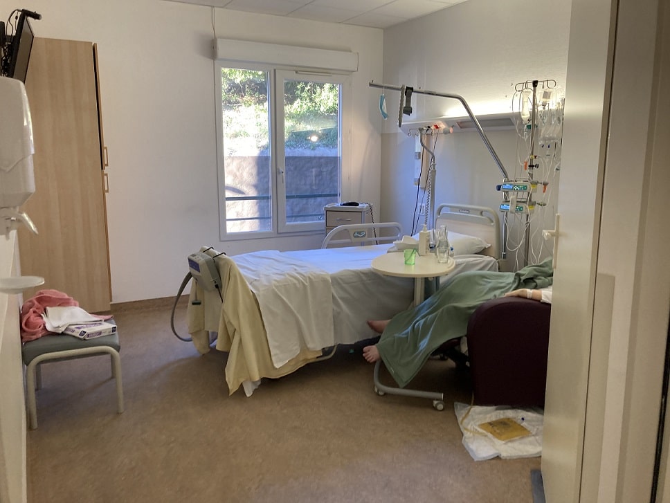 France enfants blessés chambre patient hôpital