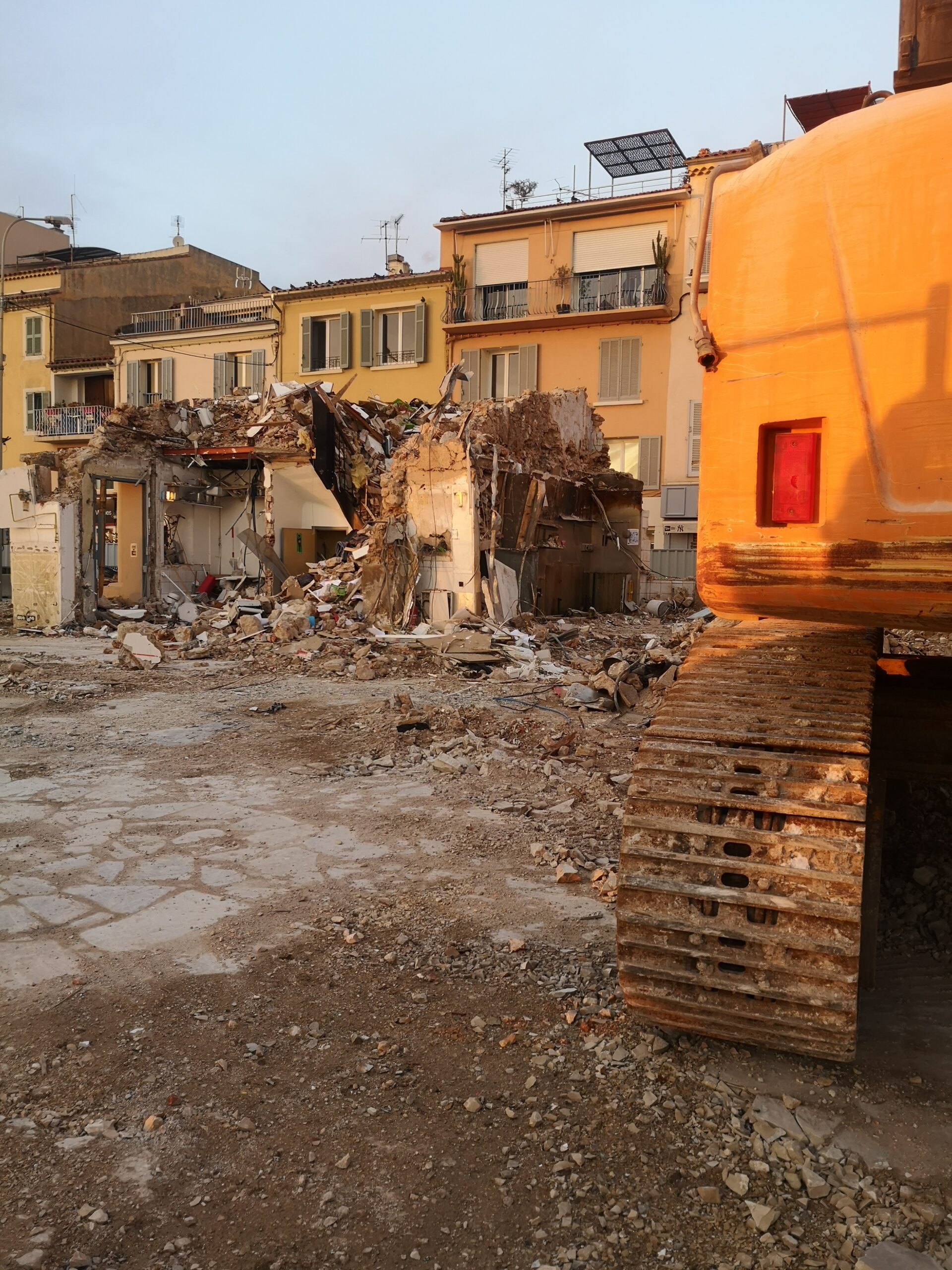 SANARY EXPLOSION