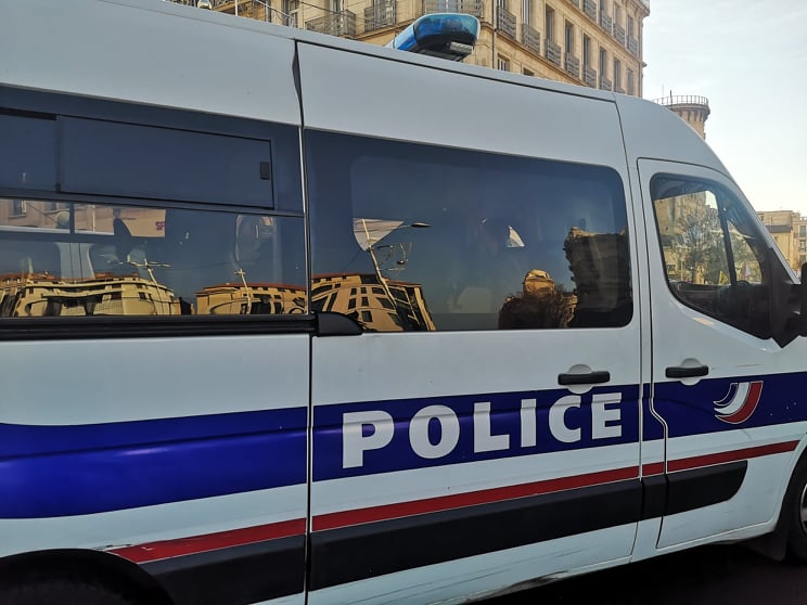 véhicule de police