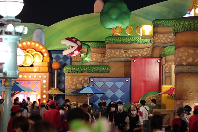 Super_Nintendo_World_Night_Crowds