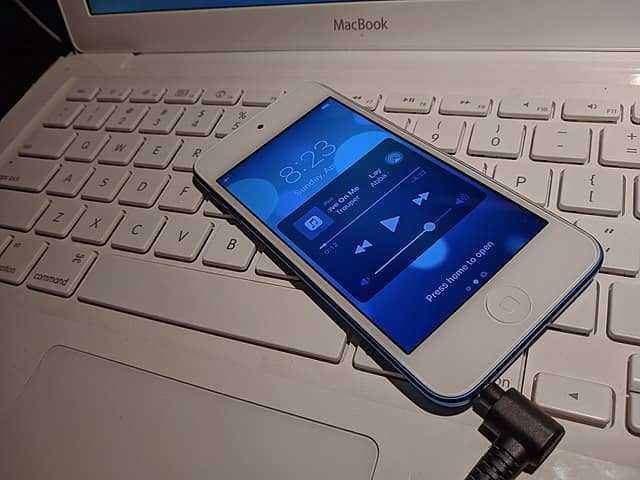 ipod touch-min
