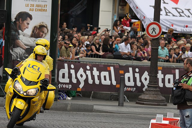 Tour_de_france_2010_-_Champs_Elysées_n22