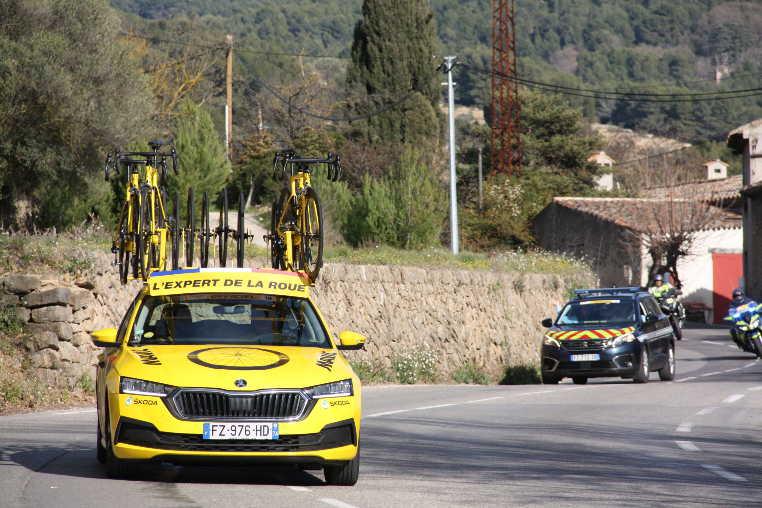 VOITURE MAILLOT JAUNE (2)