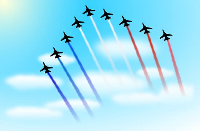 bastille 14 juillet patrouille de france-min