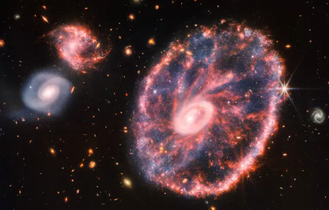 640x410_galaxie-roue-chariot-observee-telescope-james-webb