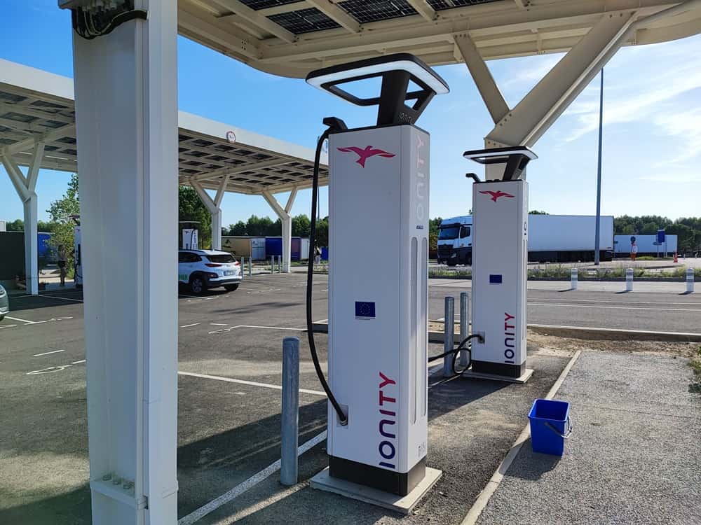 Bornes recharge électrique UFC