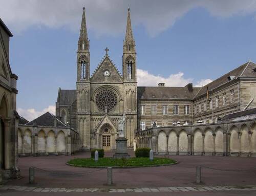 Une voiture sans personne dedans le percute, un maire, Jean-Louis Renault, perd tragiquement la vie