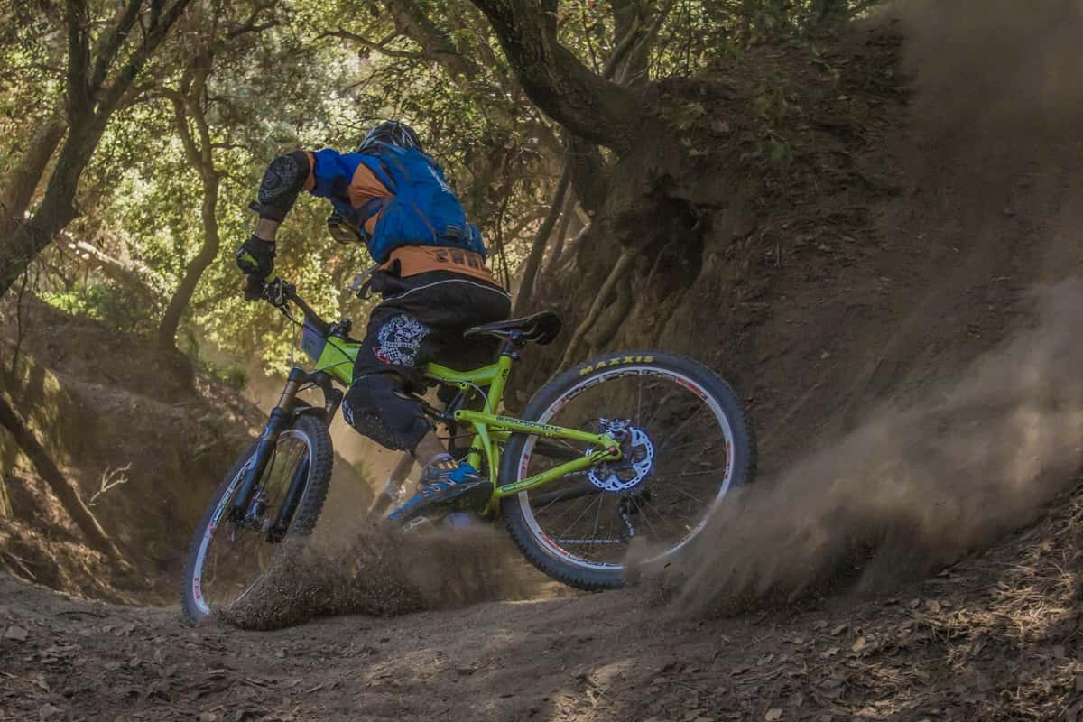 Agression dans la forêt de Janas VTT