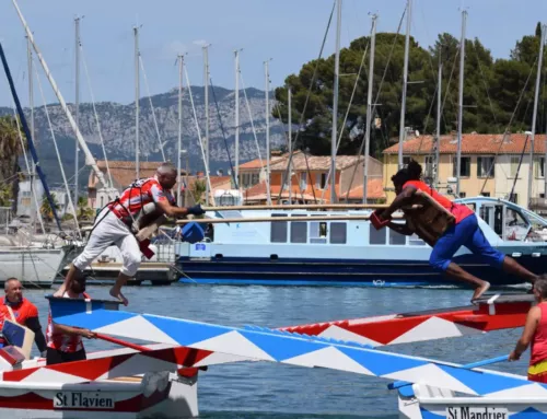 Sanary-sur-Mer célèbre la tradition provençale avec une démonstration de joute et un repas convivial de moules au râteau