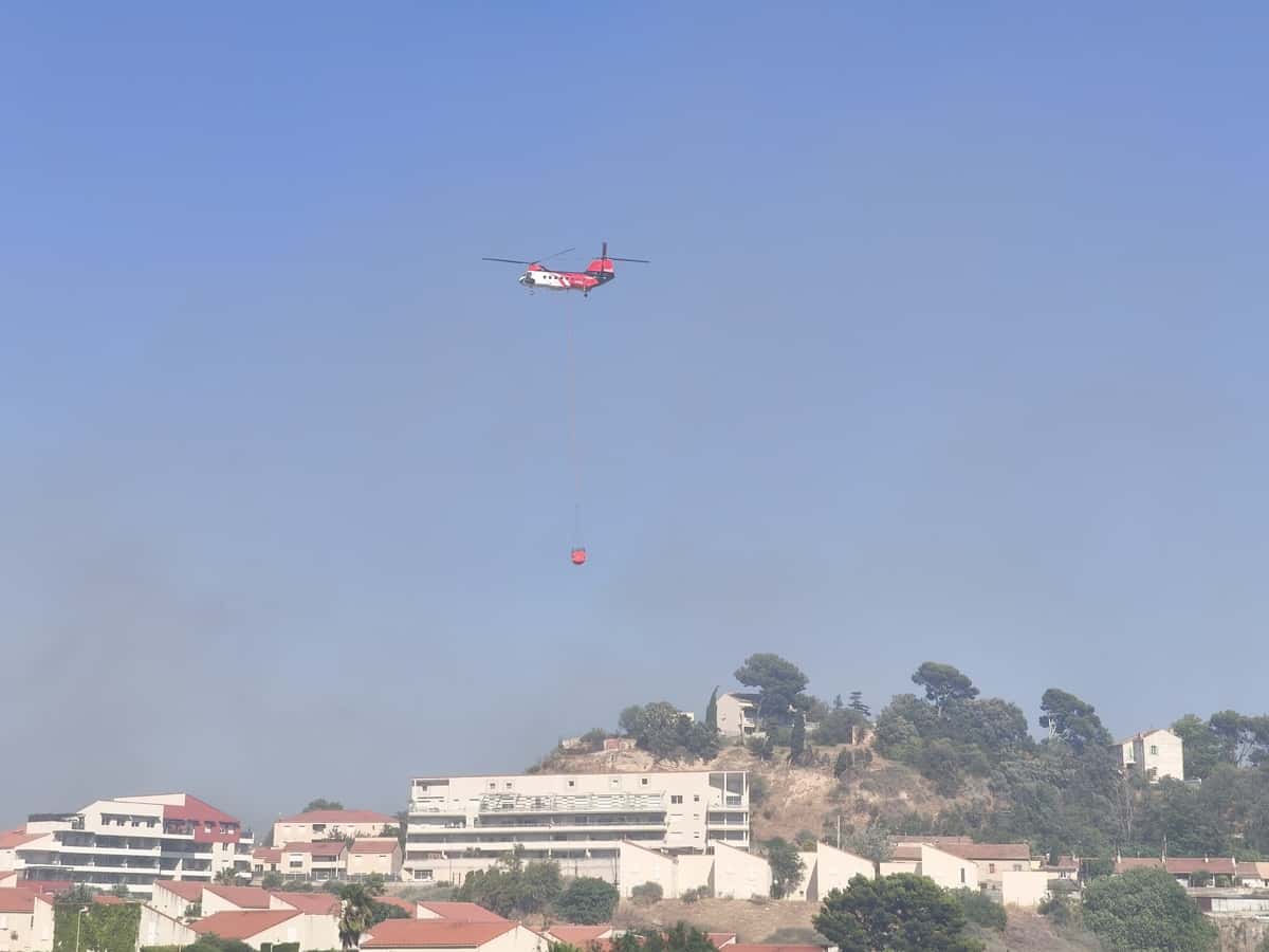 HELICOPTERE BOMBARDIER EAU MARSEILLE
