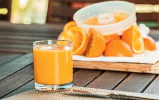 Savez-vous pourquoi le jus d’orange est devenu incontournable au petit-déjeuner