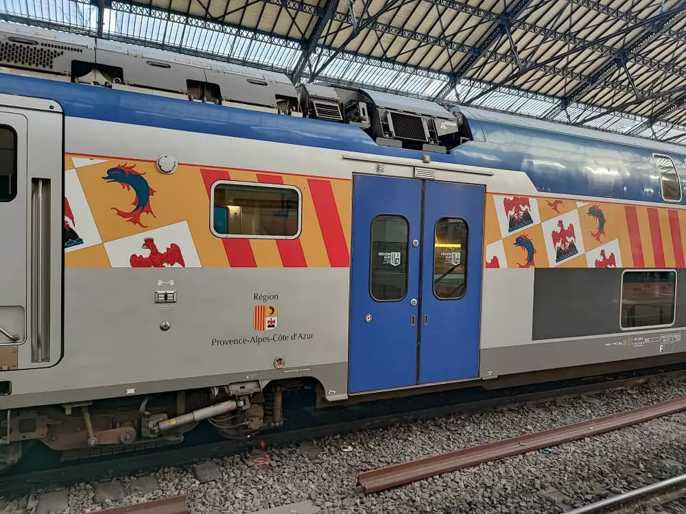 incendie Estaque train Marseille Miramas panne Nice Ville SNCF Gare Marseille Saint-Charles rencontre amour Retards gare Saint-Charles Marseille grève sncf Décès piéton Vidauban vélos interdits TER Marseille-Toulon trains régionaux pass rail SNCF perturbations nocturnes TER travaux Marseille-Aubagne sncf Cannes train train panne grève train mercredi gare de Sainte-Musse accident mortel menton train grève SNCF Provence-Alpes Côte d'Azur véhicule percute pont SNCF choc voie sncf grève aiguilleurs Marseille ter