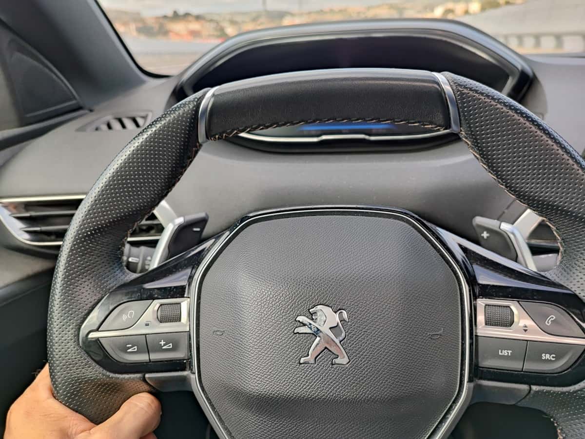 Airbags Takata rappel Fraude taxi Var transports médicaux Bolt VTC femmes Toulon sécurité carte grise en PACA Amende AdBlue 2025 Manifestation taxis Lançon-de-Provence 2 décembre carte grise var champions du klaxon agressivité volant conduite sous surveillance ceinture sécurité marche arrière code route ceinture sécurité marche arrière code route