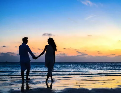 L’été dans le Var, un terrain fertile pour les rencontres amoureuses…
