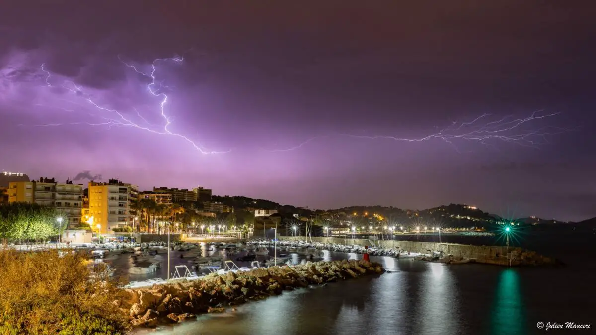Vigilance jaune orages pluie Var 15 avril Vigilance jaune orages Var Foudre Var 2024 ville la plus touchée orages Var Vigilance jaune pluie inondation