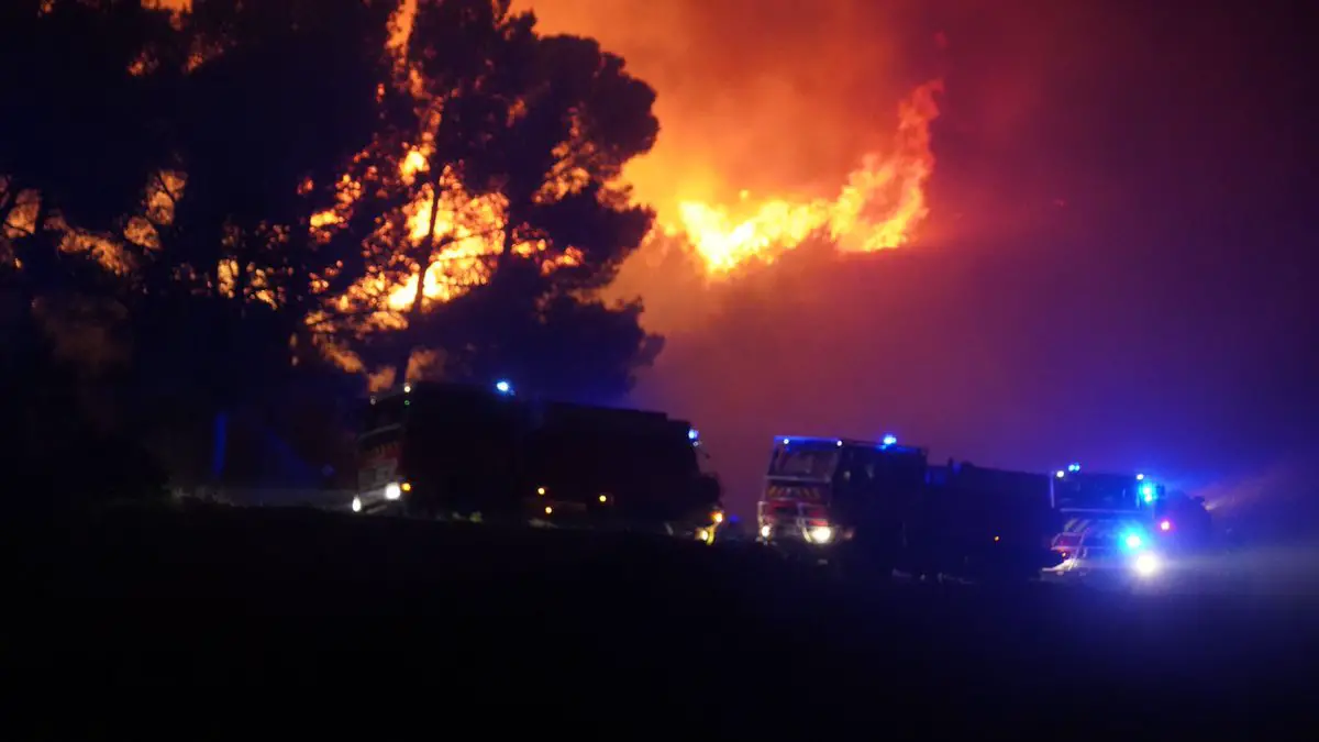 Incendie Martigues pompiers Total La Mède habitations évacuées