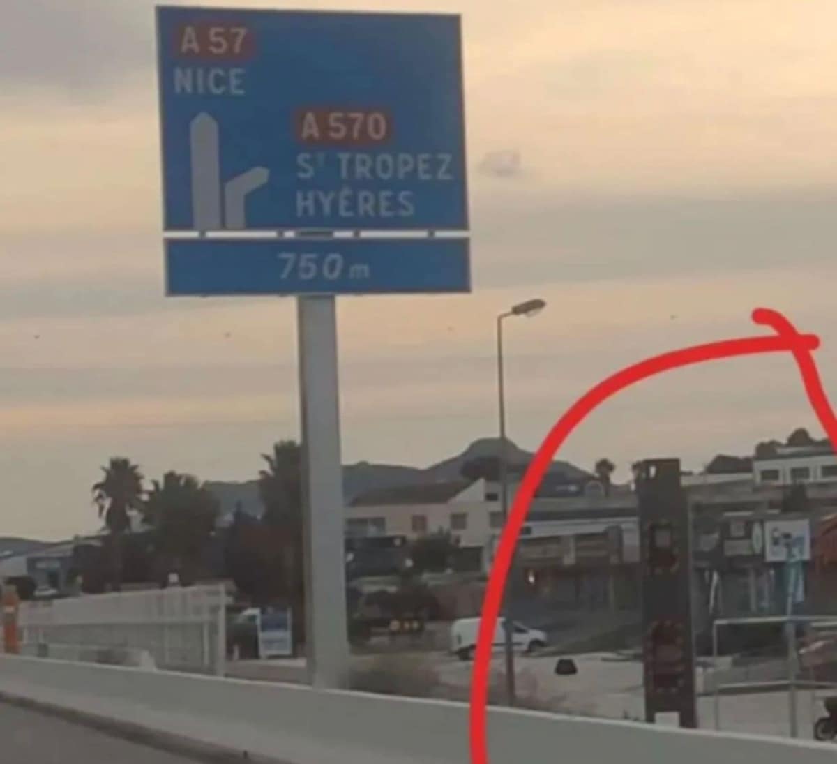 Radar La Valette Hyères Radars La Valette Cuers Pierrefeu Radar A57 Toulon Nice contrôles mobiles radar peint radar installé sur l’A57