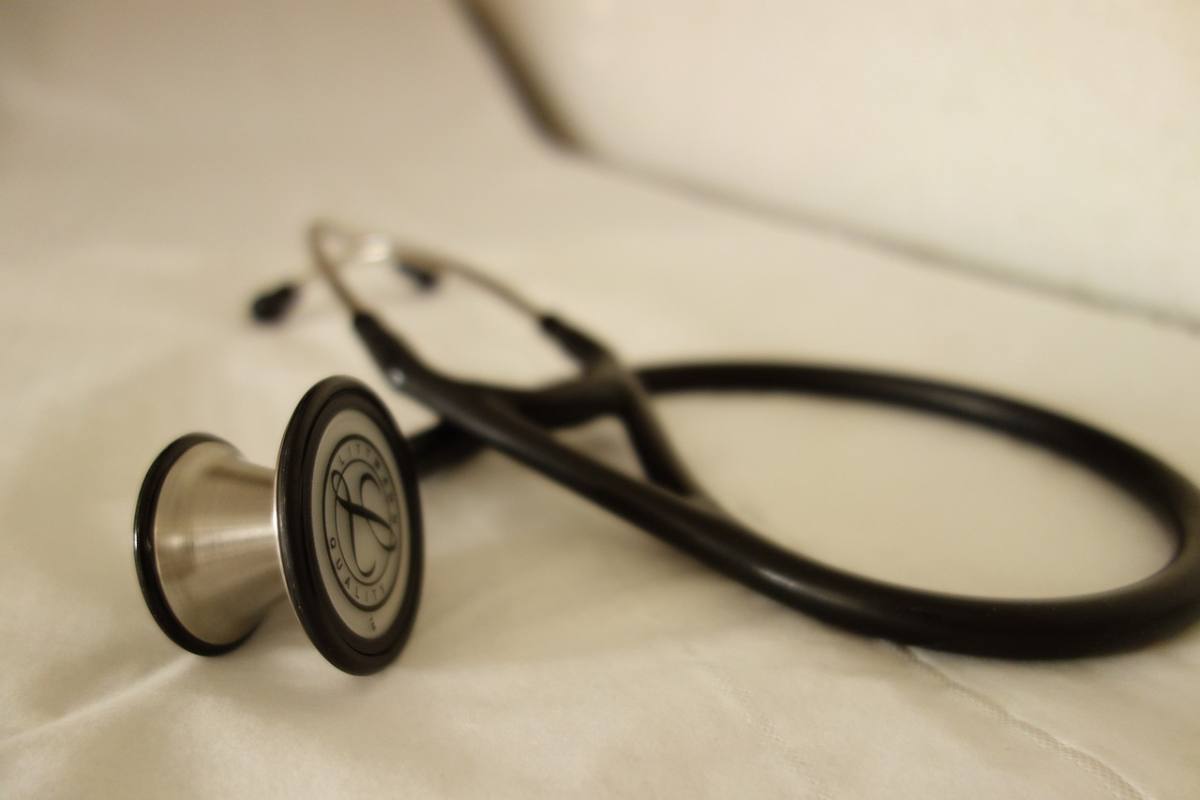écriture médecins erreurs Médecins Var grève Accès aux soins dans le Var Consultation rapide hors urgences 40 maladies reconnues par ass médecins décret Ordre des médecins pénurie de médecins à pierrefeu