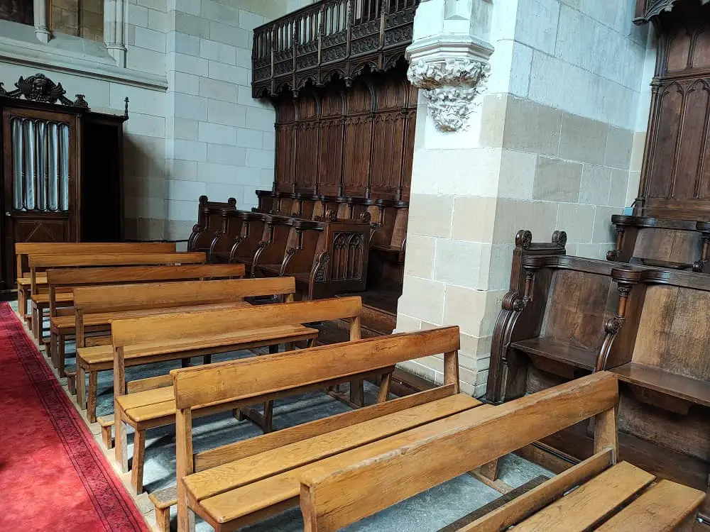 baptême jeunes Gareoult église saint-étienne région sud rénovation patrimoine Assomption 15 août Var tradition et jour férié