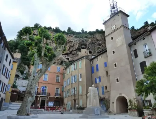 Les mystérieuses grottes troglodytiques de Cotignac, un joyau historique du Haut-Var