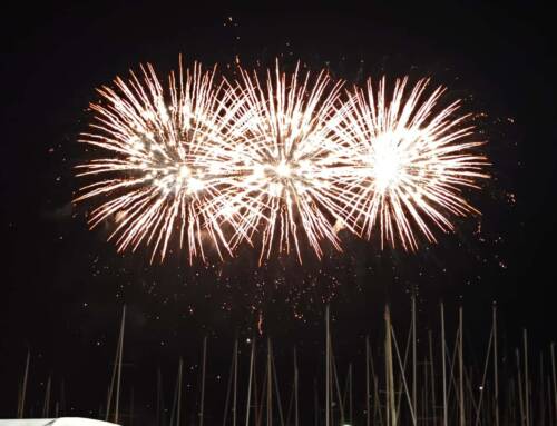 Feu d’artifice et concert enflamment Bandol pour la fête de la Libération ce 21 août 2025