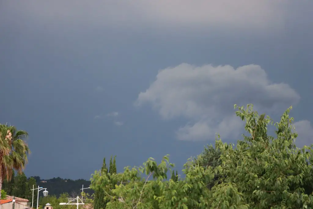 Var vigilance jaune orages 14 août soleil orage 2 juin orages alerte jaune orage var