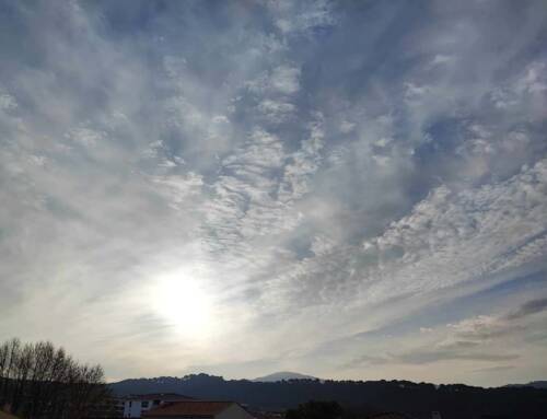 Prévisions météo du lundi 25 août 2025 dans le Var avec un ciel voilé