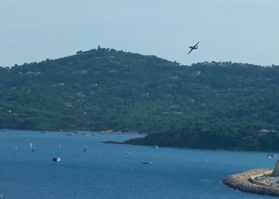 Patrouille de France Pierrefeu hommage Didier Berger Bilan sécurité aérienne France 2024 crash le lavandou Didier Berger