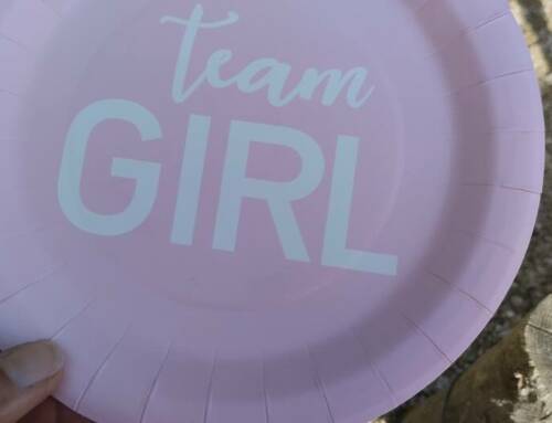 Gender reveal party, la fête tendance pour dévoiler le sexe de bébé en famille ou entre amis