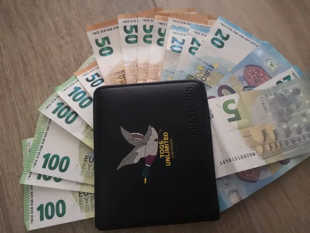 Fraude Urssaf dirigeant intérim RSA prime d’activité déclaration simplifiée 2025 Chèque énergie 2024 réclamation 1er novembre 2024 Tourrettes 2 5 millions d’euros changements majeurs 1er mars caf prime d'activité CAF fraude prêt taux zéro var 1er octobre 2023 chèque énergie Allocation de rentrée scolaire 250€ ménages baisse de l'inflation