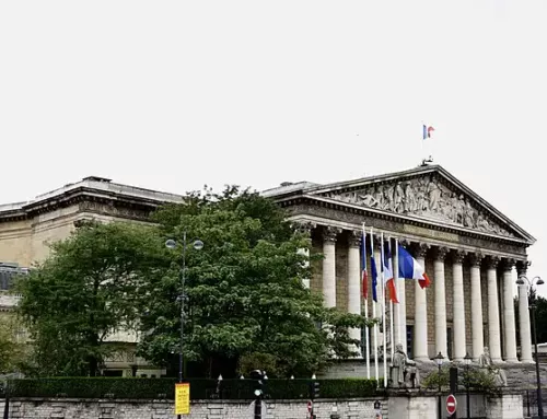 Vote de confiance à l’Assemblée nationale : les députés du Var ont majoritairement voté contre François Bayrou