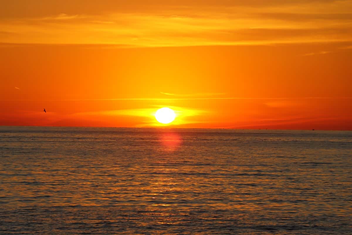 Météo Var week-end Six-Fours coucher de soleil vigilance orange canicule var Noël ensoleillé températures côte d'azur couchers soleil hivernaux var