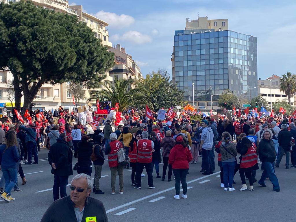 Grève 18 septembre Grève médico-social Mobilisations sociales décembre 2024 réforme toulon grève des enseignants fonctionnaires Toulon grève 23 octobre toulon Grève 23 mars âge retraite 68 ans