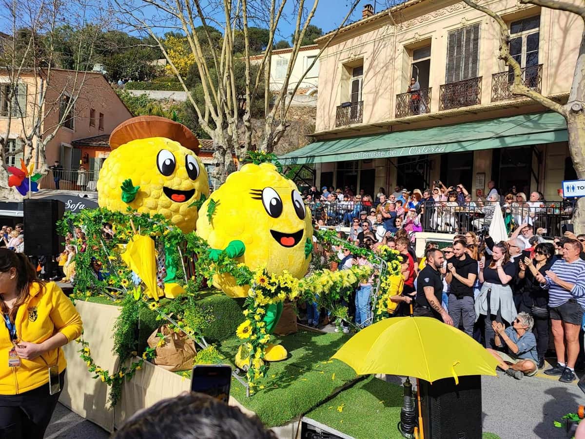 Corso fleuri Bormes-les-Mimosas 2025 succès corso fleuri Bormes-les-Mimosas