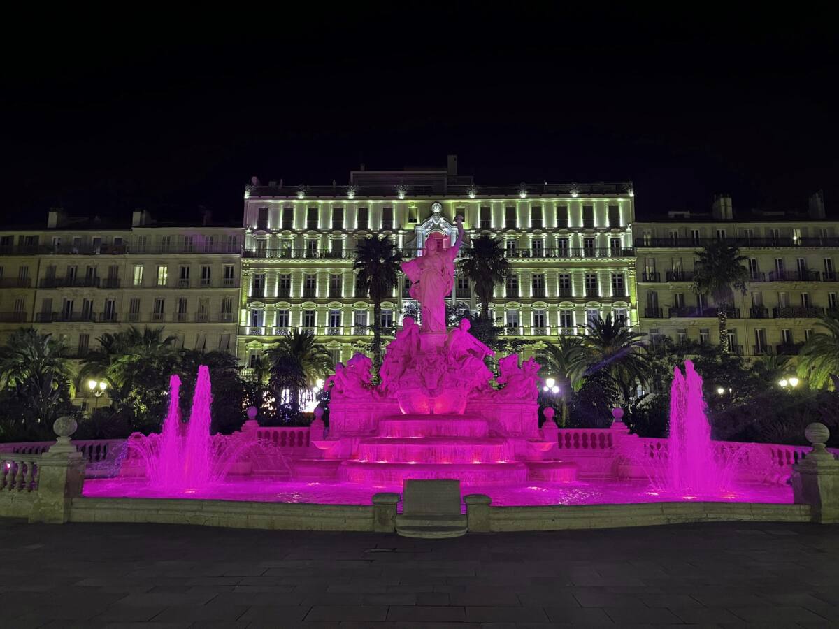 Octobre Rose dépistage Toulon monuments octobre rose