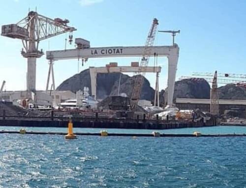 Les superyachts de Jeff Bezos et Mark Zuckerberg amarrés à La Ciotat pour maintenance