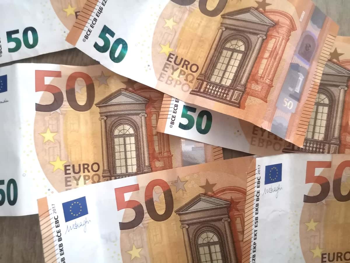 DGCCRF Escroquerie infirmières CPAM Livret A janvier 2025 collecte nette Aides apprentissage 2025 décret janvier intérêts Livret A 2024 taux apl, rsa cumul des aides Livret A épargne contribution exceptionnelle capital nécessaire réductions d'impôt en 2024 escroquerie billet 50 euros nouveautés d'avril écart salarial richesse sans précédent retraite 2024 allocation de stage livret A hausse salaires fonctionnaires varois Mobilisation épargne défense