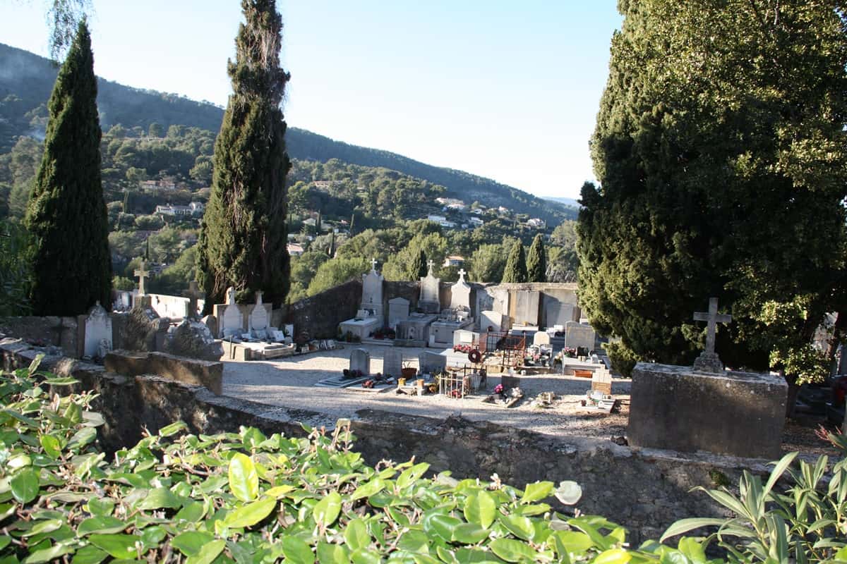 marche blanche Hichem La Toussaint cimetière jour meurtrier SACEM musiques d'enterrement agents cimetière sanctionnés