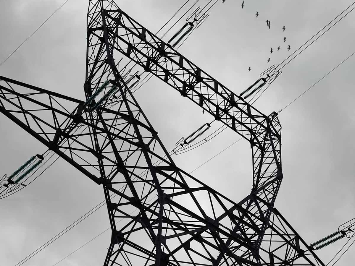 LIGNE ELECTRIQUE POTEAU Prix énergie factures difficultés coupure électricité Cannes indemnisation Hausse électricité 2026 UFC-Que Choisir Fin bouclier tarifaire électricité février 2025 ENEDIS contrôle drone Le Castellet vents violents Var coupures électricité décembre 2024 Grève secteur énergie 5 décembre 2024 ENEDIS travaux Flassans RD78 coupure électricité var la valette électricité coupures courant sud-est prix électricité var hausses tarifaires juillet électricité edf grève