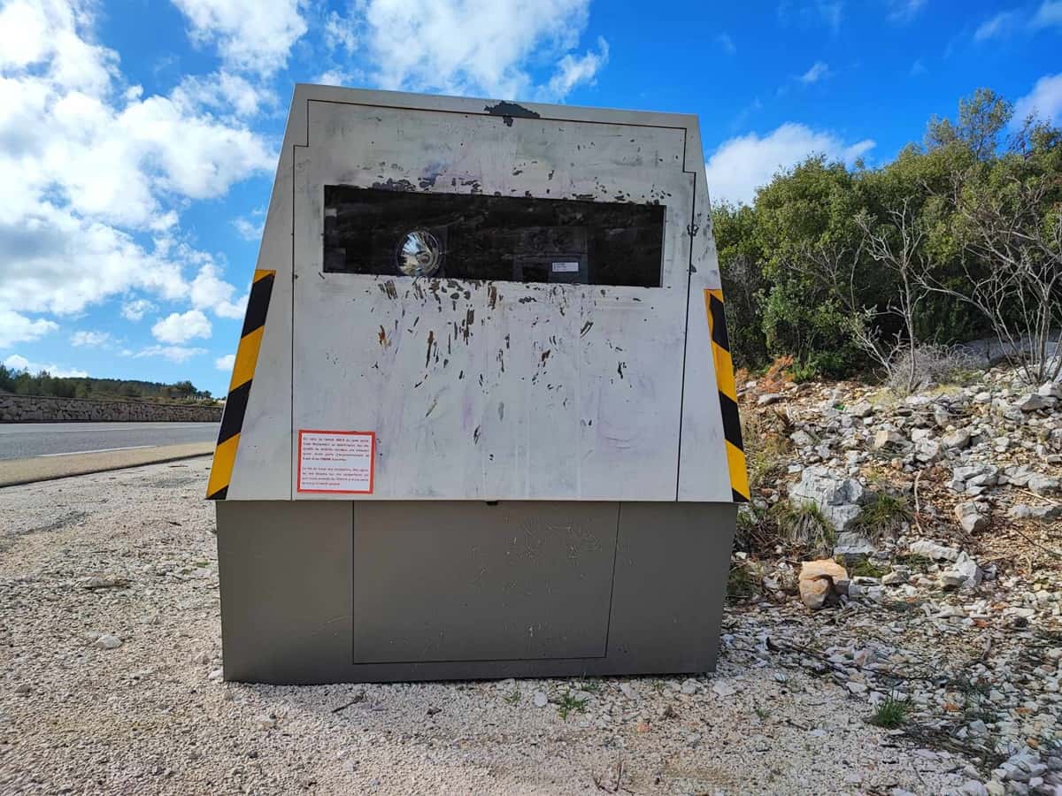 Radar autonome D16 var accident vitesse radar leurre Cuges-les-Pins radar Istres tournant pour la sécurité routière Trois nouveaux radars Col de la Gineste Cassis radar mobile cassis la ciotat