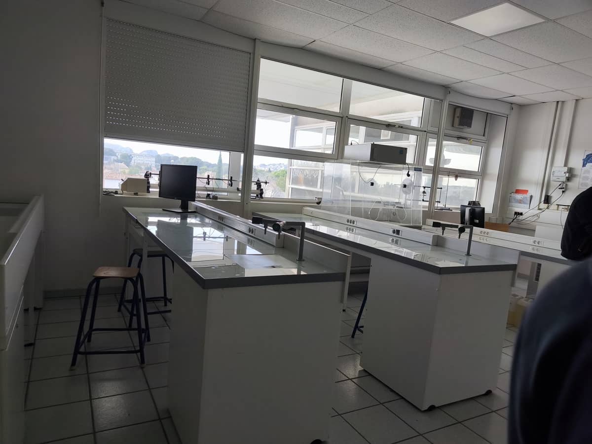 Salle de Lycée chimie