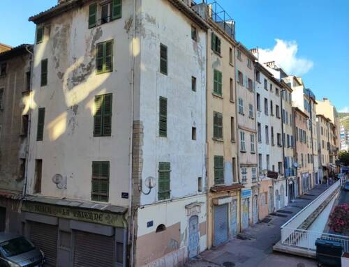 Fumée et panique à Toulon ce mardi soir, les pompiers évitent le pire dans un immeuble du centre-ville