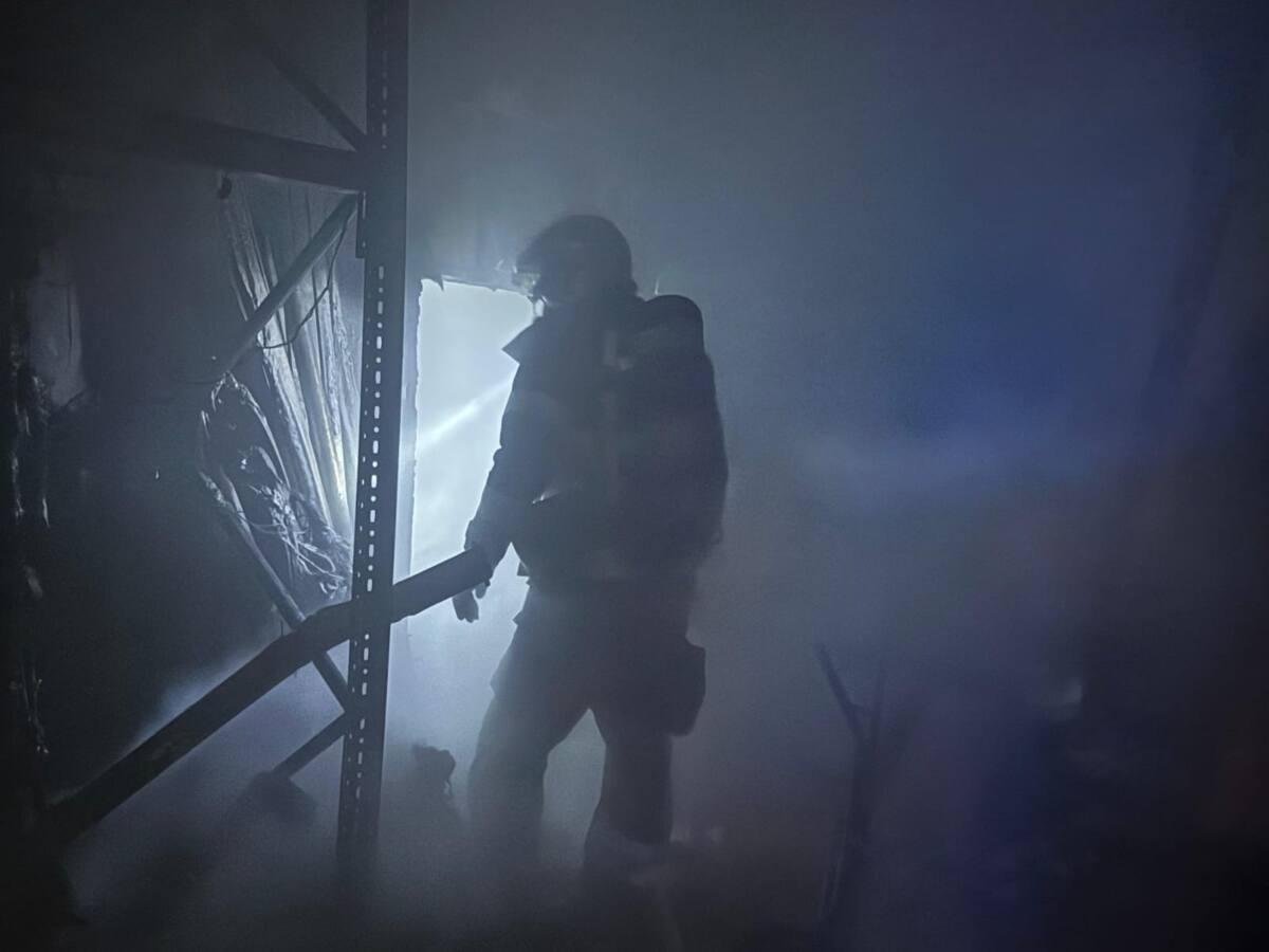 WhatsApp Image 2025-10-27 à 20.40.10_a5a5bfdc Incendie entrepôt Mandelieu