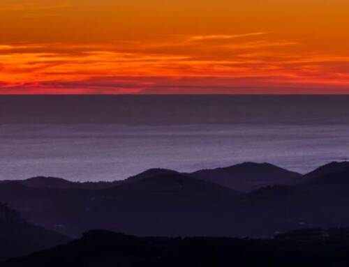 Spectaculaire apparition du Mont Canigou visible depuis le Mont Caume