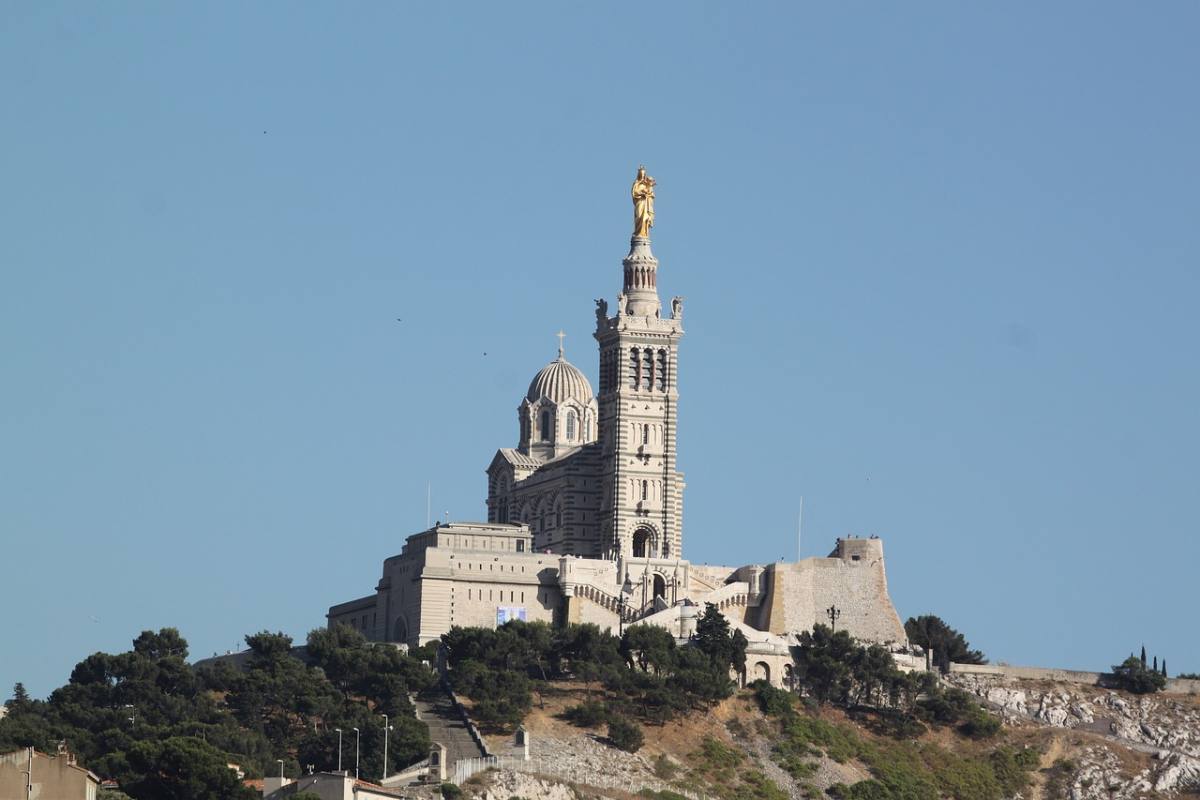 restauration bonne mere basilique Notre-Dame de la Garde vol