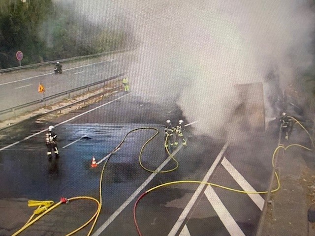 pl feu antibes Feu poids lourd A8 Antibes